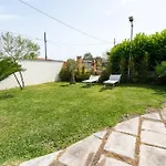 Fameda House