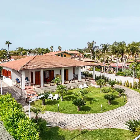 Fameda House *